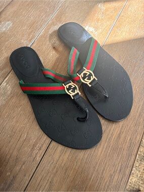 AUTHENTIC Gucci Black Sandals with Green and Red Web Strap and Gold Double G